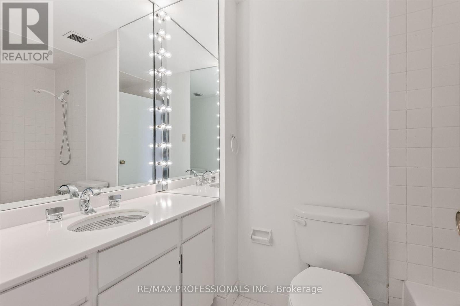 2205 - 1400 Dixie Road, Mississauga, Ontario  L5E 3E1 - Photo 38 - W13782774