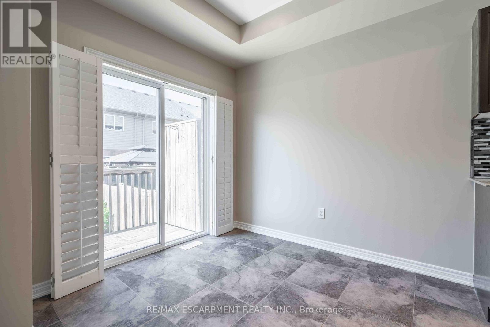 134 Palacebeach Trail, Hamilton, Ontario  L8E 0C3 - Photo 12 - X13780220