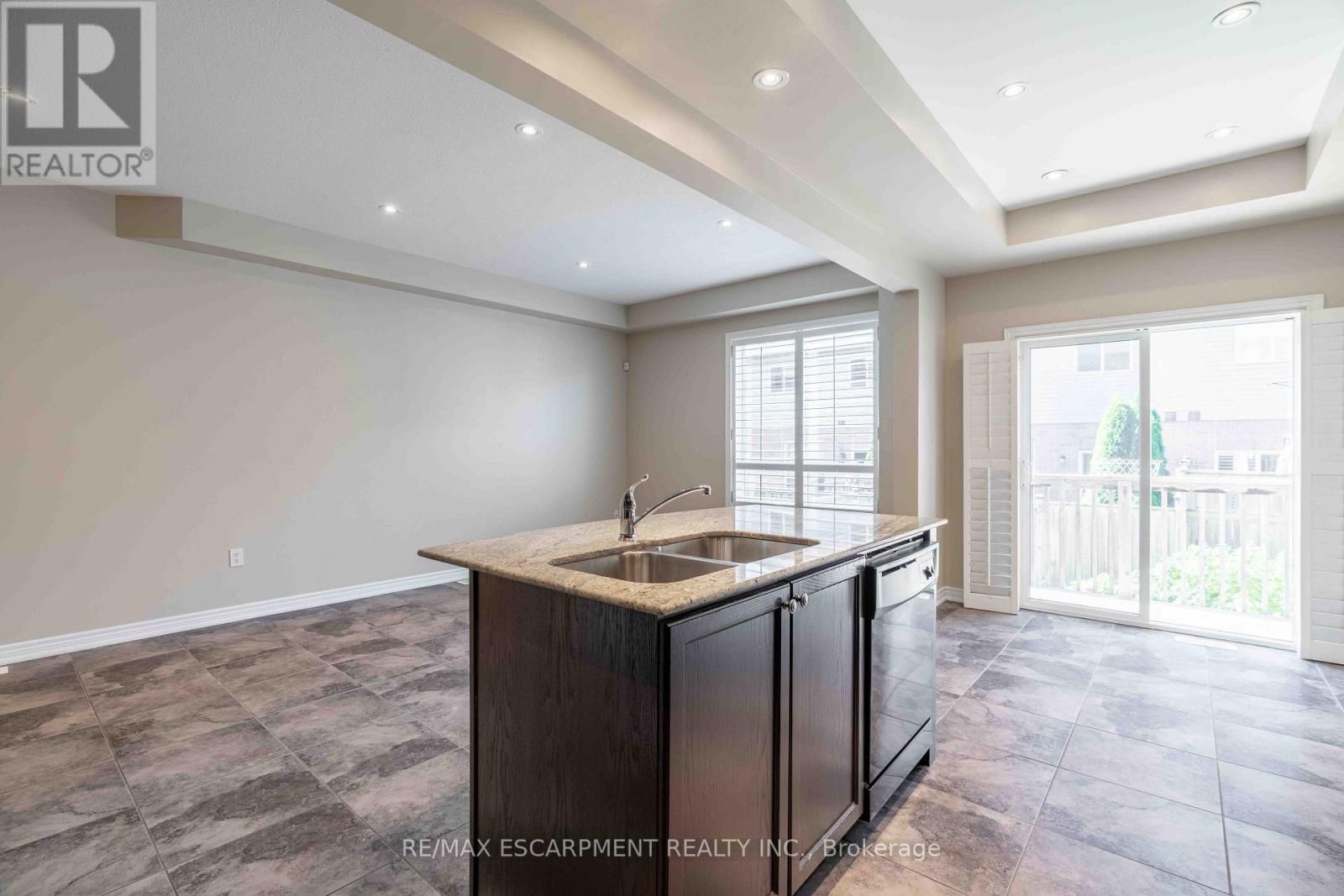 134 Palacebeach Trail, Hamilton, Ontario  L8E 0C3 - Photo 18 - X13780220