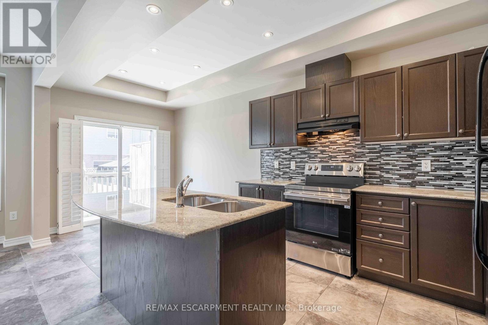 134 Palacebeach Trail, Hamilton, Ontario  L8E 0C3 - Photo 17 - X13780220