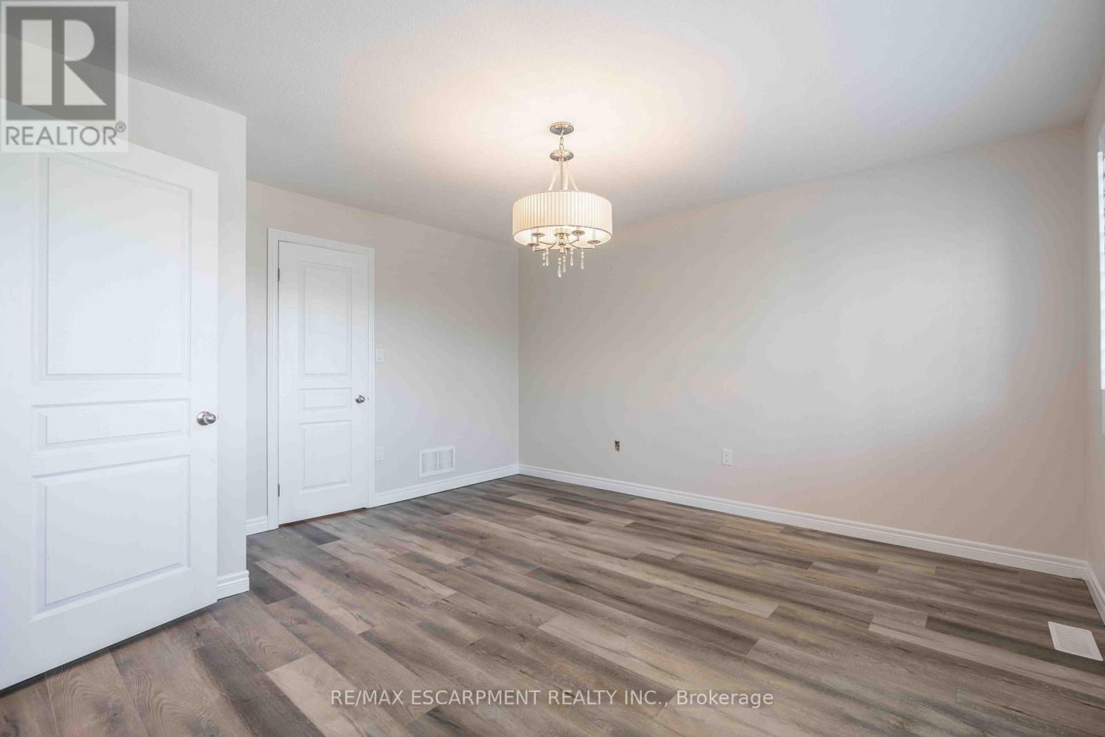 134 Palacebeach Trail, Hamilton, Ontario  L8E 0C3 - Photo 22 - X13780220