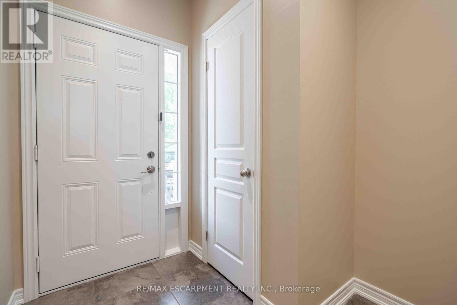 134 Palacebeach Trail, Hamilton, Ontario  L8E 0C3 - Photo 5 - X13780220
