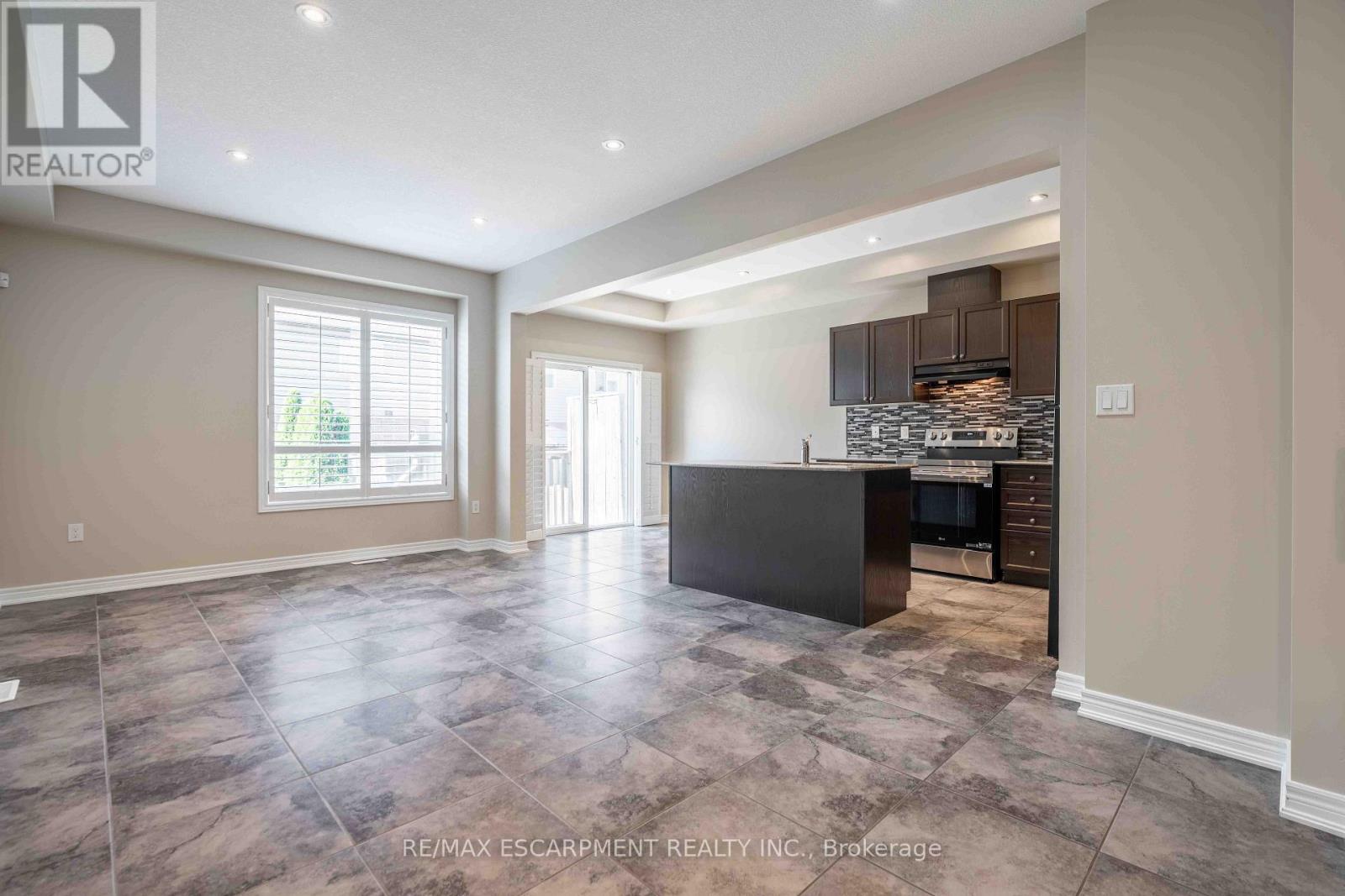 134 Palacebeach Trail, Hamilton, Ontario  L8E 0C3 - Photo 7 - X13780220