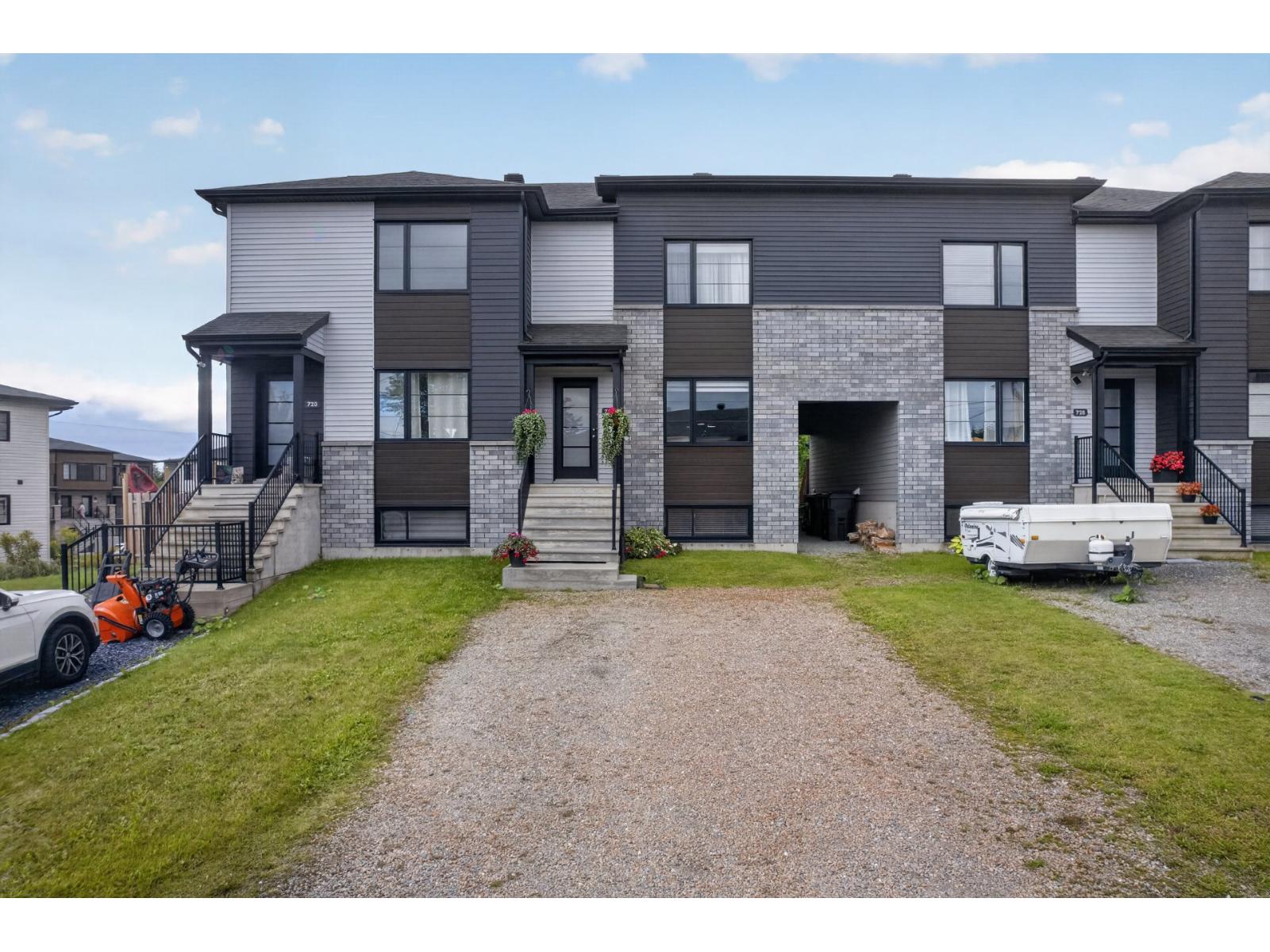 724 Rue Mack-Sennett Sherbrooke (Brompton/Rock Forest/Saint-Élie/Deauville) Quebec Canada J1N1B4 2