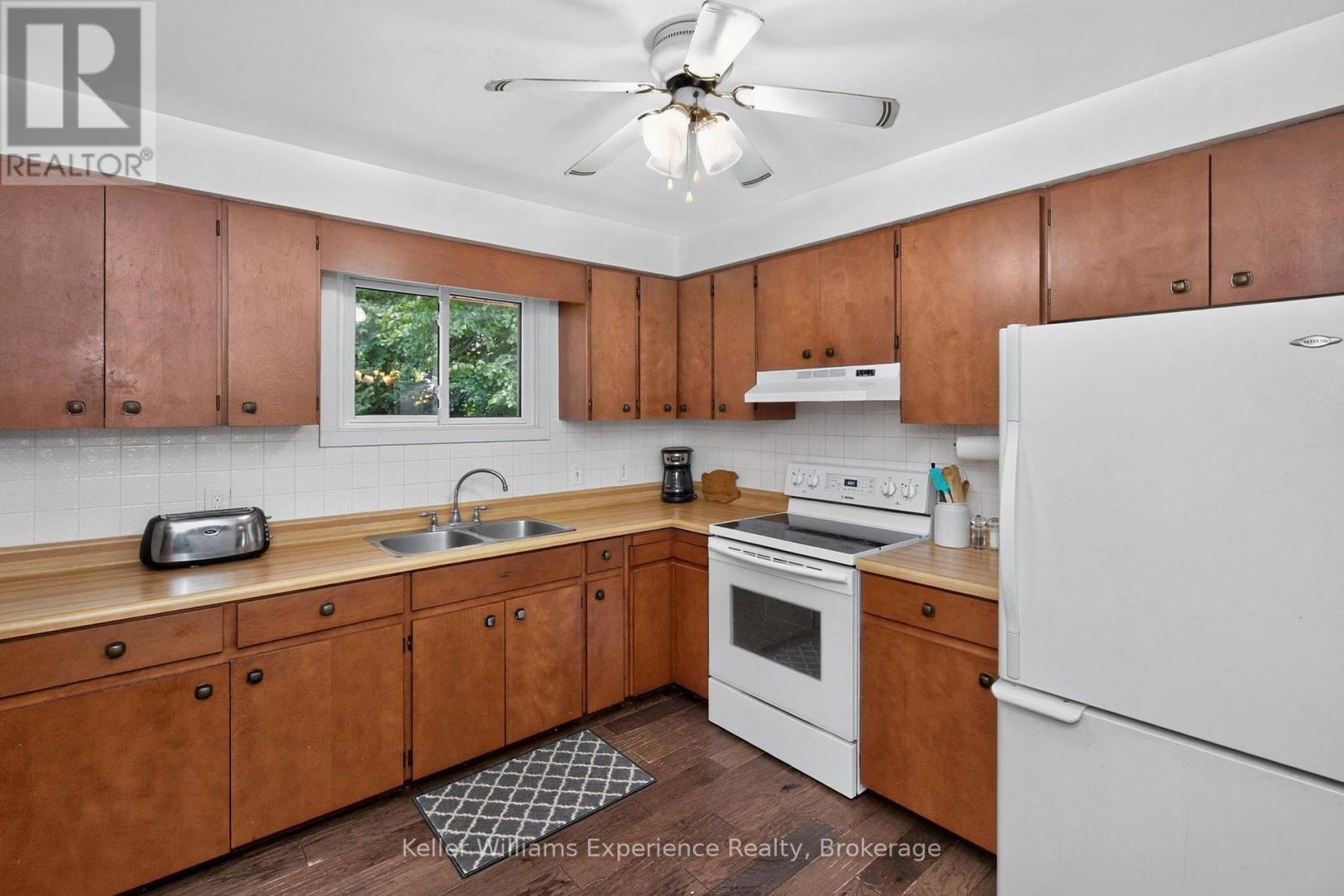 133 Bayview Avenue, Tay, Ontario  L0K 1R0 - Photo 18 - S13784278