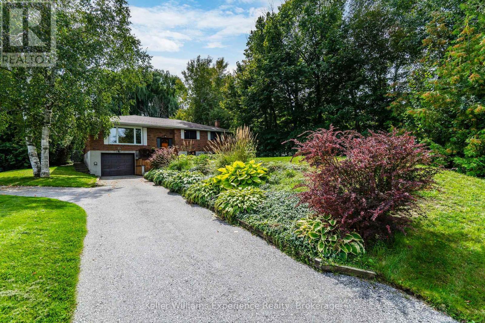 133 Bayview Avenue, Tay, Ontario  L0K 1R0 - Photo 2 - S13784278