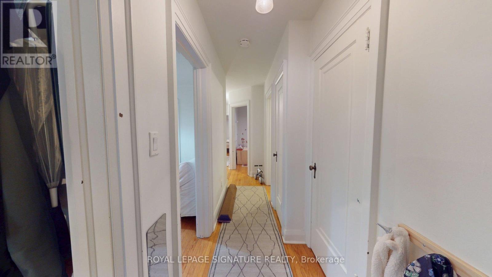 Main - 63 Braemore Gardens, Toronto, Ontario  M6G 2C7 - Photo 17 - C13784300