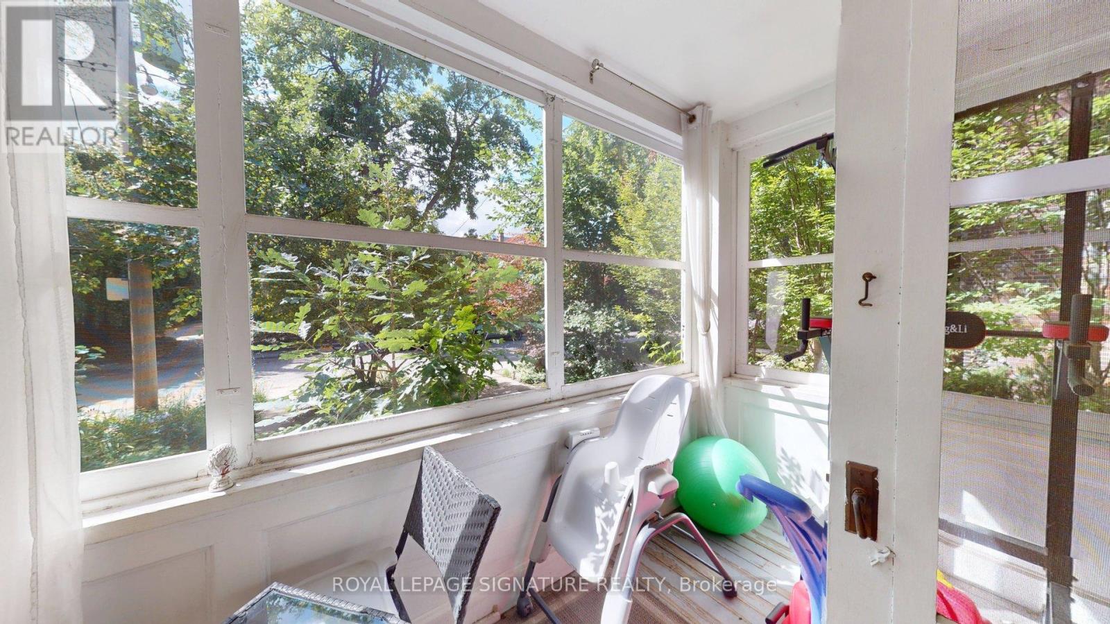 Main - 63 Braemore Gardens, Toronto, Ontario  M6G 2C7 - Photo 19 - C13784300