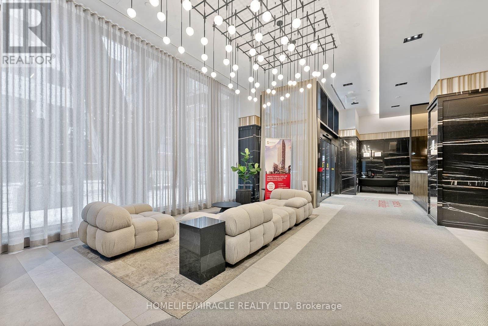 1322 - 108 Peter Street, Toronto (Waterfront Communities), Ontario  M5V 2G7 - Photo 2 - C13784416