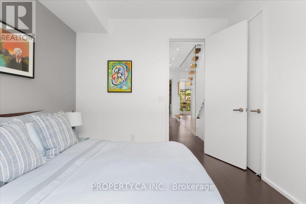 244 Manning Avenue, Toronto, Ontario  M6J 2K7 - Photo 18 - C13784566
