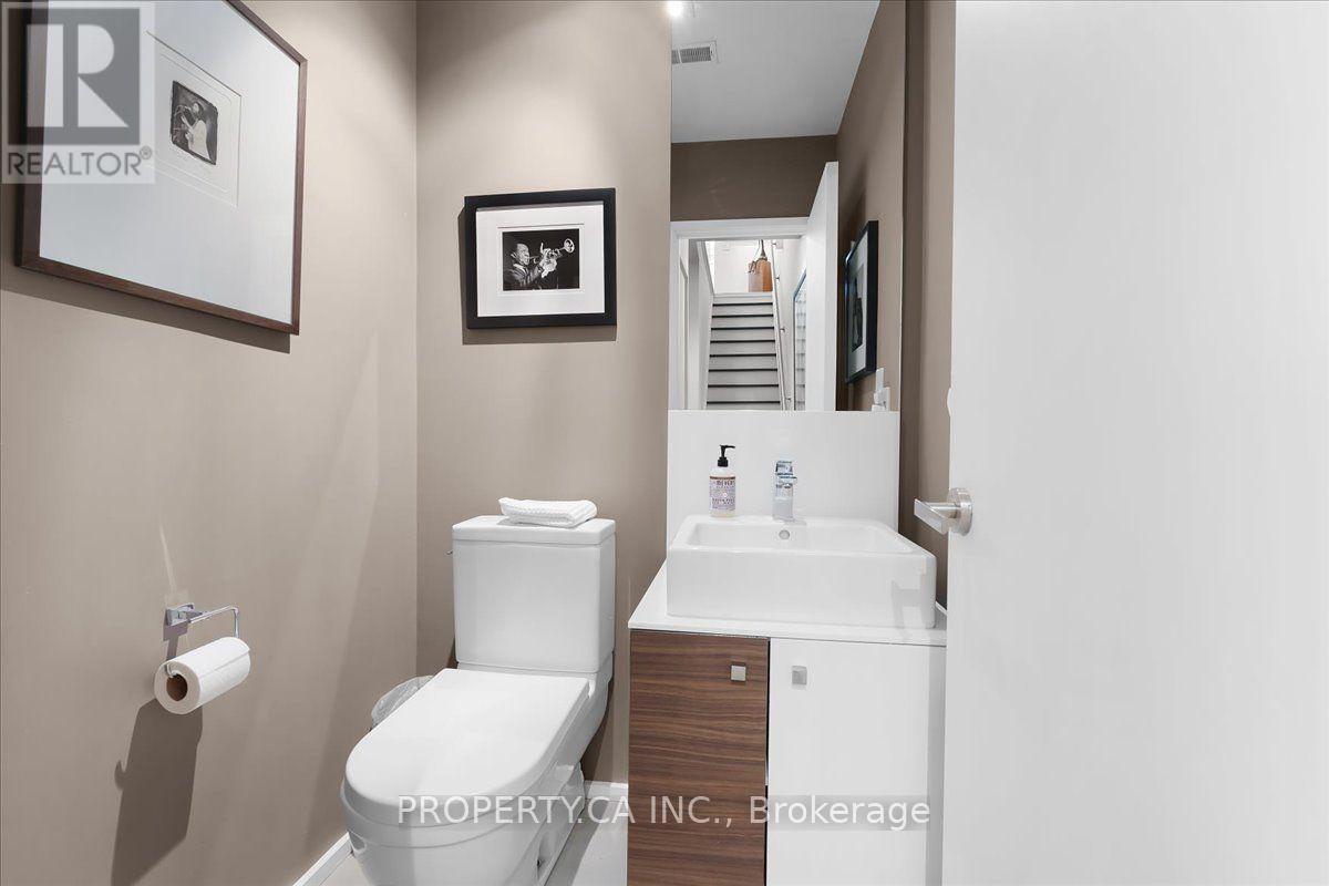244 Manning Avenue, Toronto, Ontario  M6J 2K7 - Photo 38 - C13784566