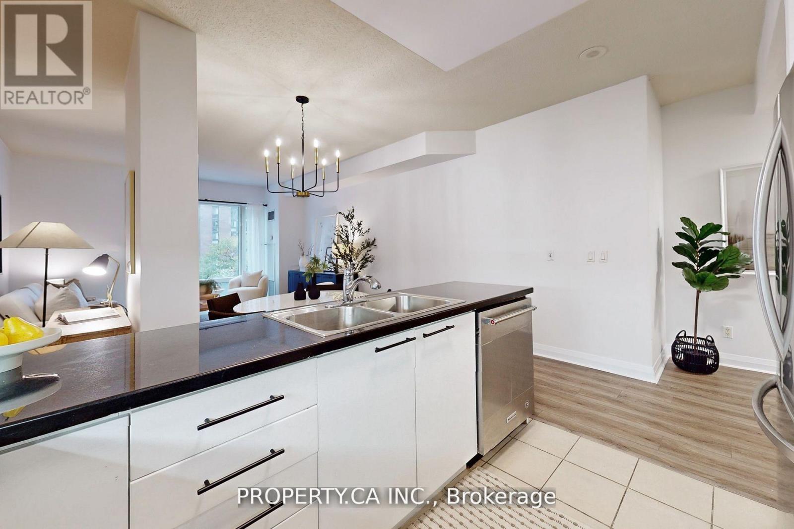 301 - 1121 Bay Street, Toronto, Ontario  M5S 3L9 - Photo 4 - C13784578