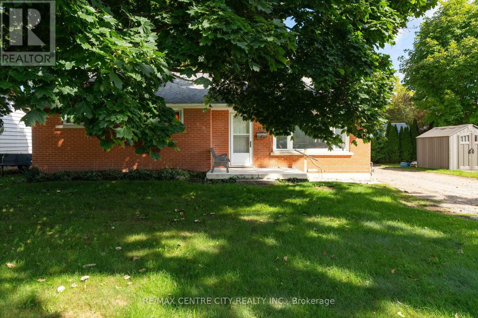 11 Marchant Street, Aylmer, Ontario  N5H 1V5 - Photo 4 - X13784208