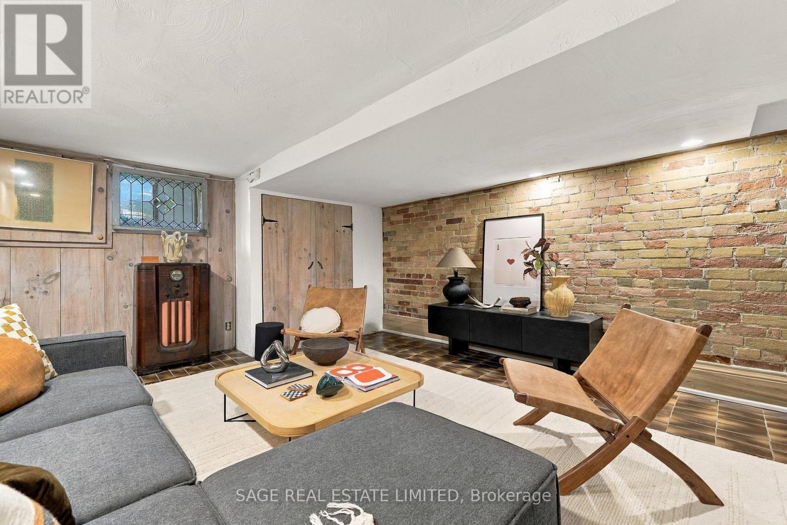 231 Boulton Avenue, Toronto, Ontario M4M 2J8 - Photo 33 - E13784236