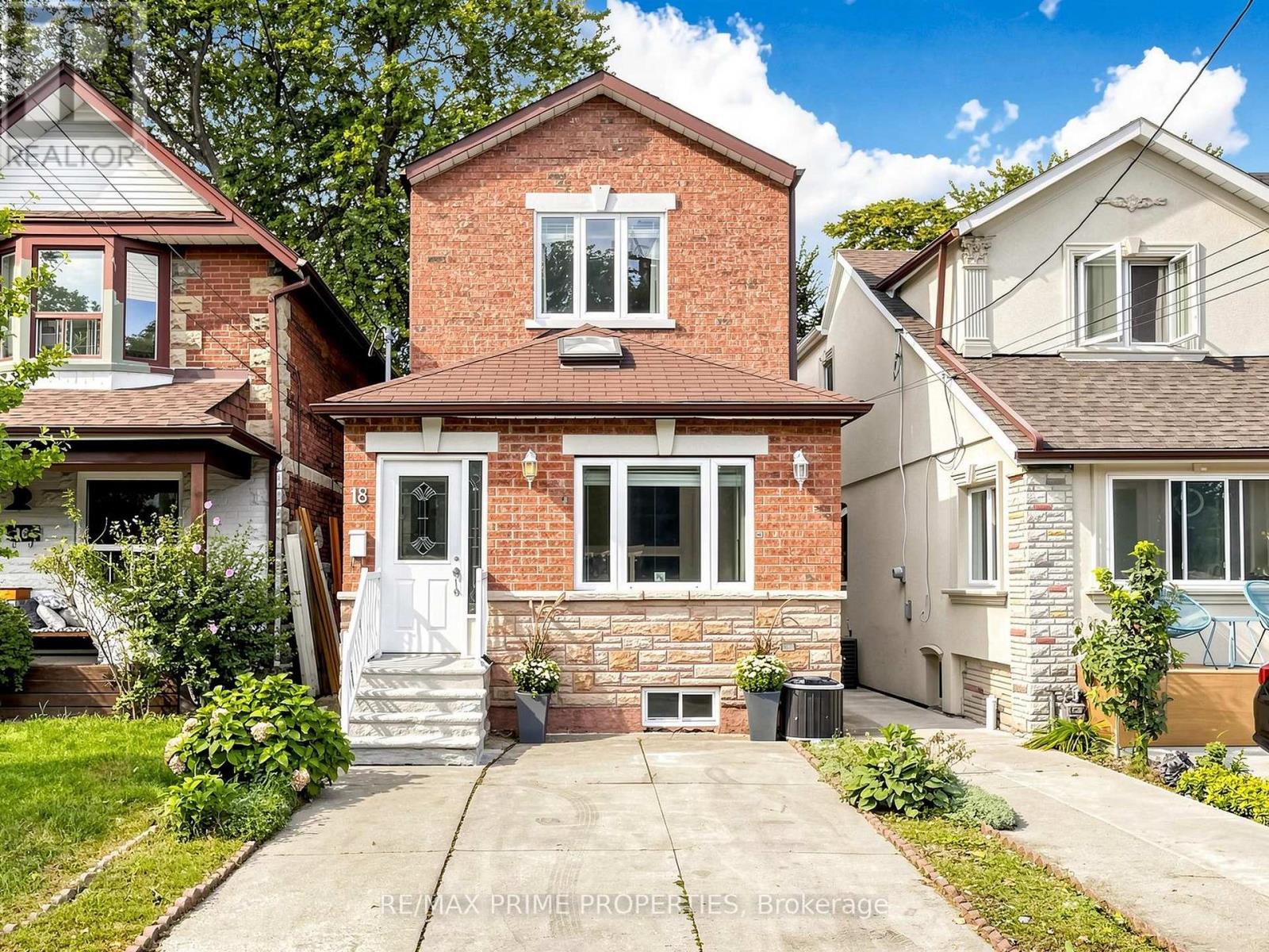 18 Dentonia Park Avenue S, Toronto, Ontario  M4C 1W7 - Photo 1 - E13784296