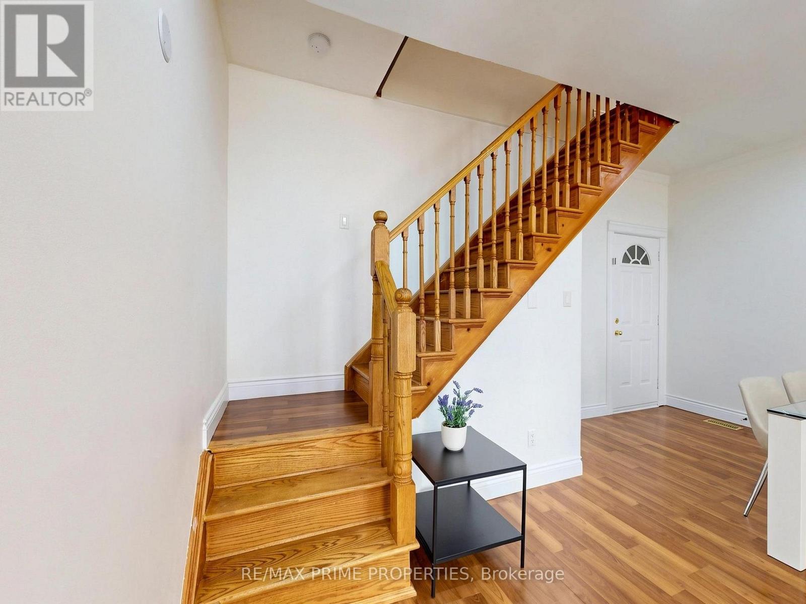 18 Dentonia Park Avenue S, Toronto, Ontario  M4C 1W7 - Photo 22 - E13784296
