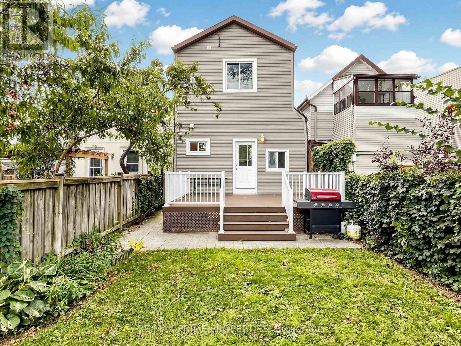 18 Dentonia Park Avenue S, Toronto, Ontario  M4C 1W7 - Photo 47 - E13784296