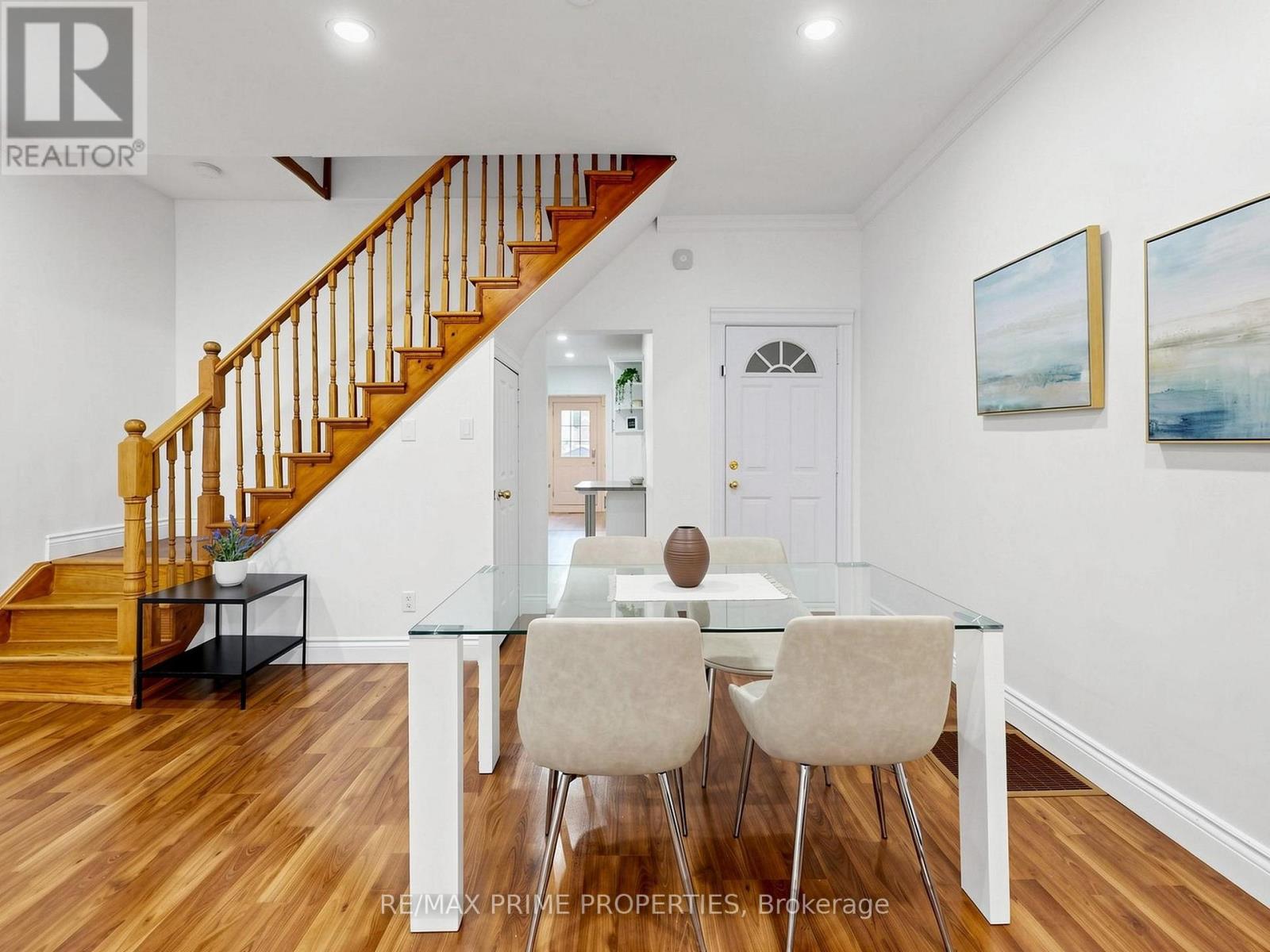 18 Dentonia Park Avenue S, Toronto, Ontario  M4C 1W7 - Photo 6 - E13784296