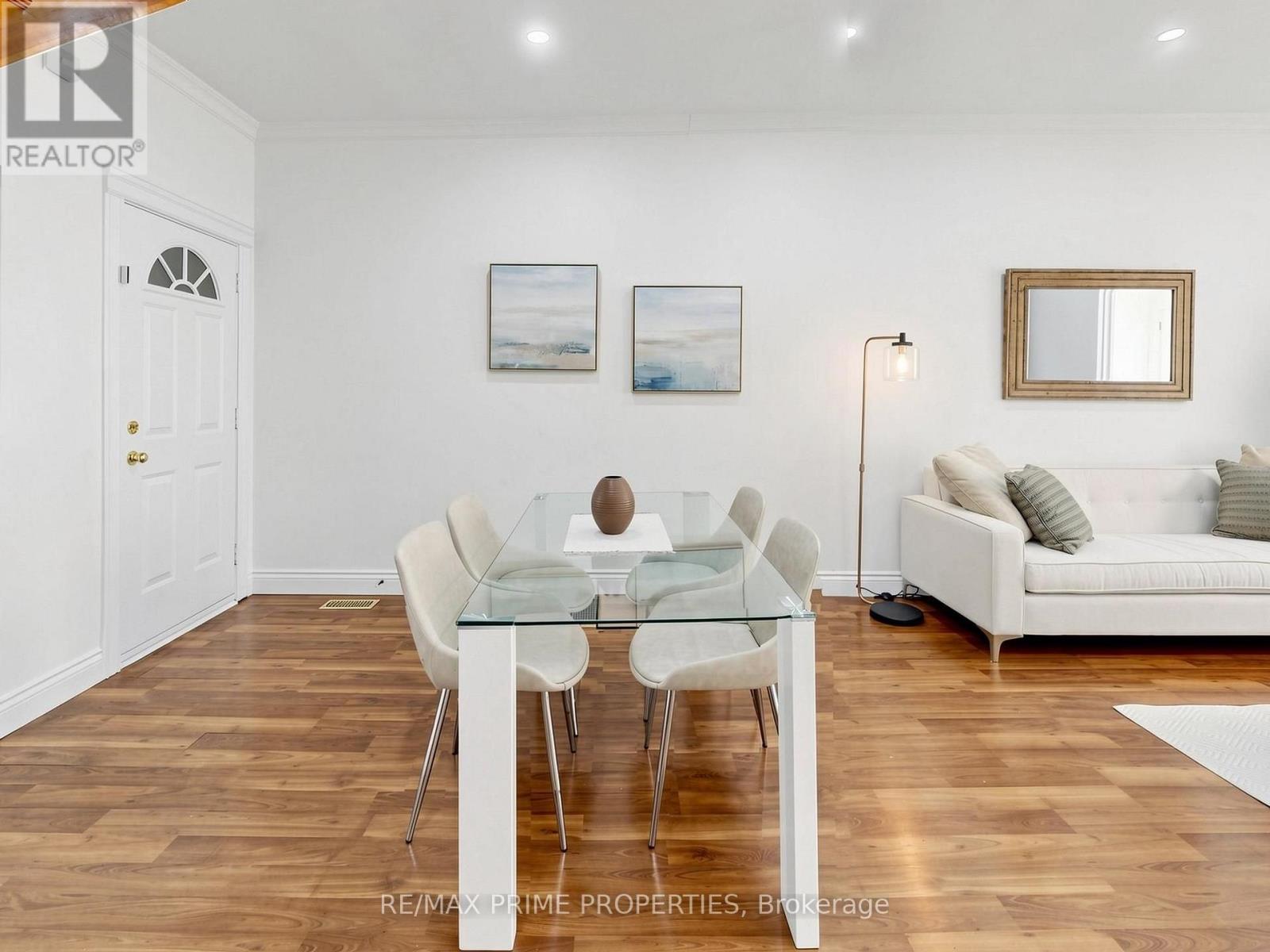 18 Dentonia Park Avenue S, Toronto, Ontario  M4C 1W7 - Photo 7 - E13784296