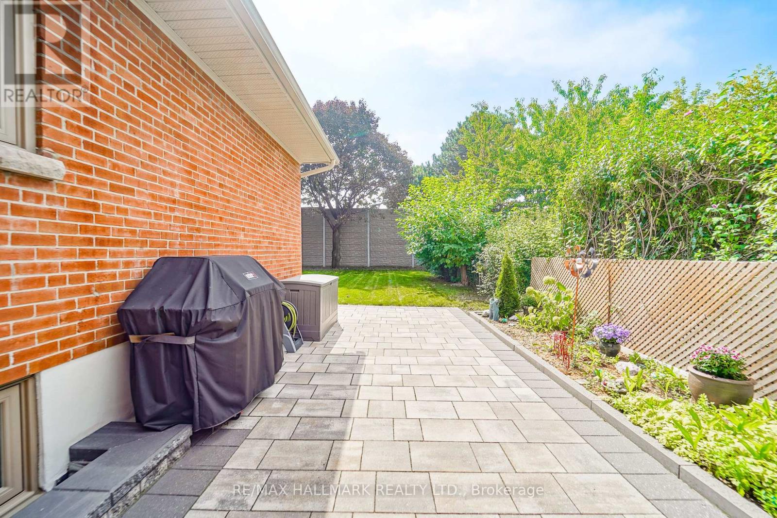 31 Wishing Well Drive, Toronto, Ontario  M1T 1H9 - Photo 4 - E13784400