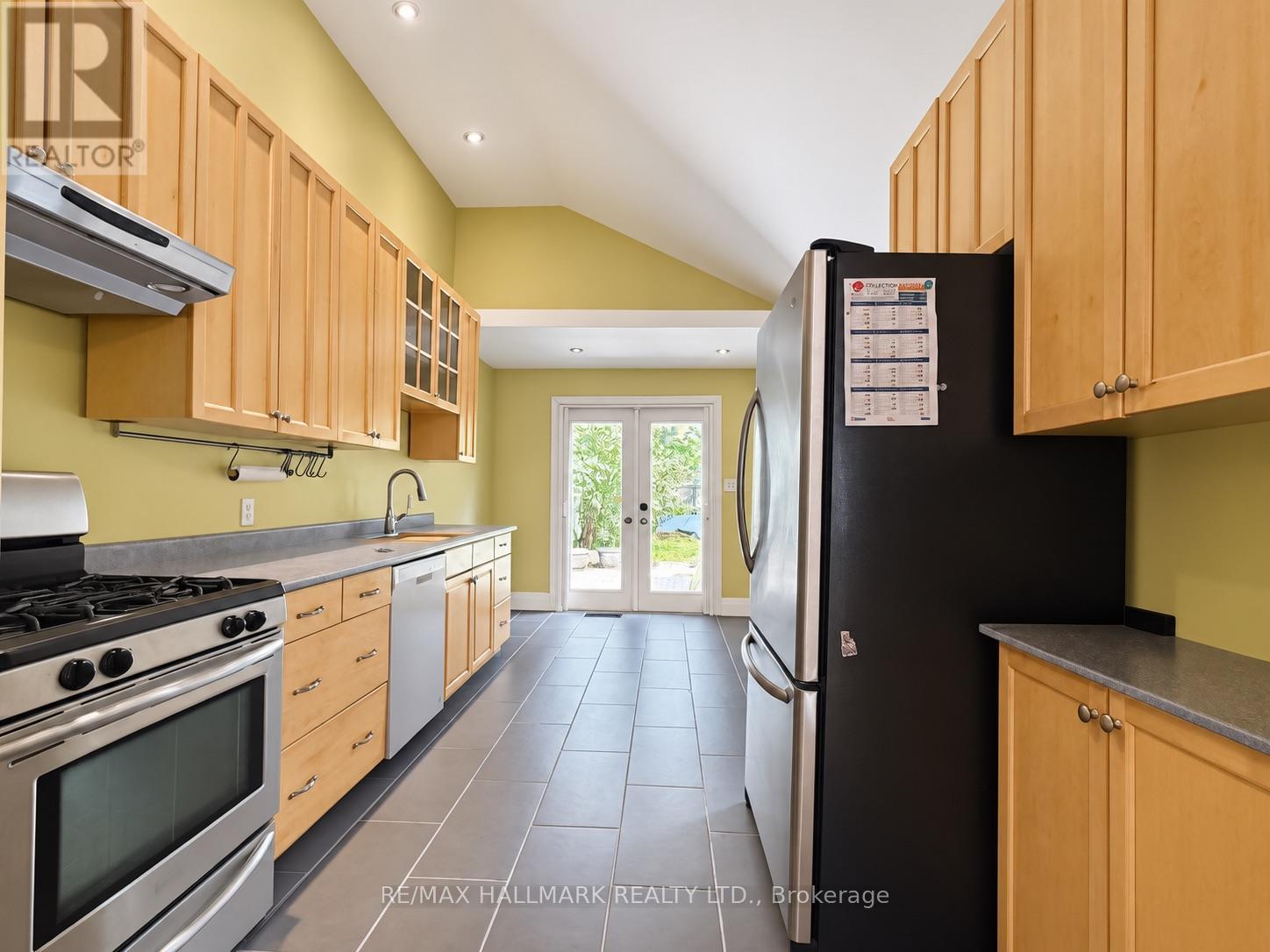 193 Boulton Avenue, Toronto (South Riverdale), Ontario  M4M 2J9 - Photo 15 - E13784436