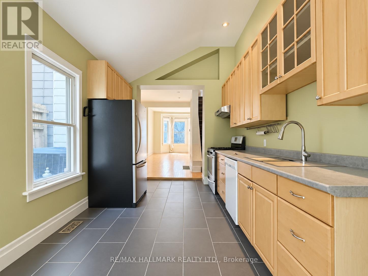 193 Boulton Avenue, Toronto (South Riverdale), Ontario  M4M 2J9 - Photo 16 - E13784436