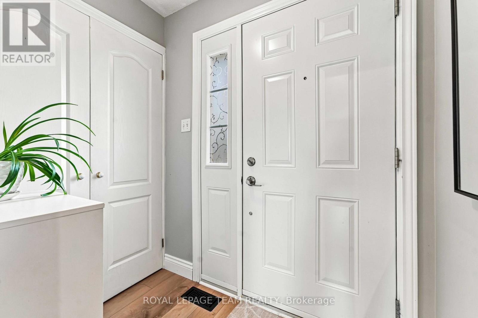 16 - 50e Medhurst Drive, Ottawa, Ontario  K2G 4V2 - Photo 3 - X13784354