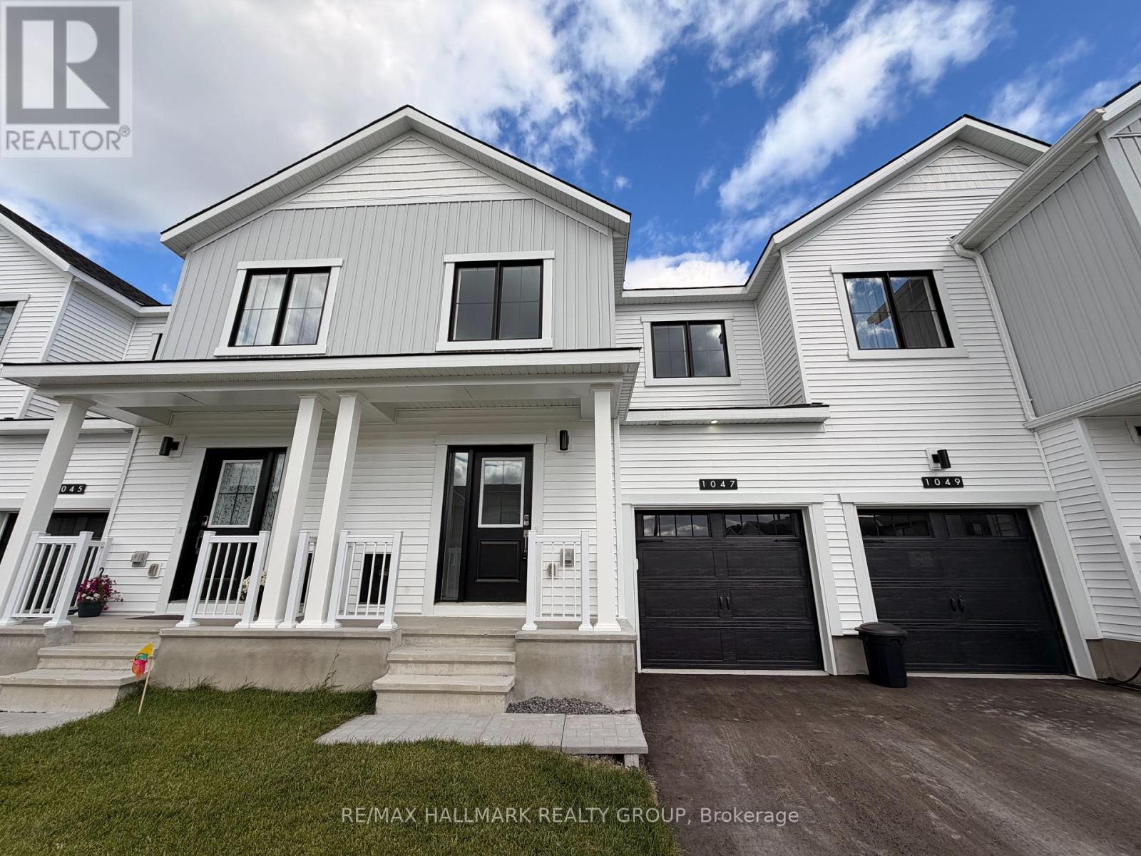 1047 Elixir Place, Ottawa, Ontario K2W 0P4 - Photo 2 - X13784370