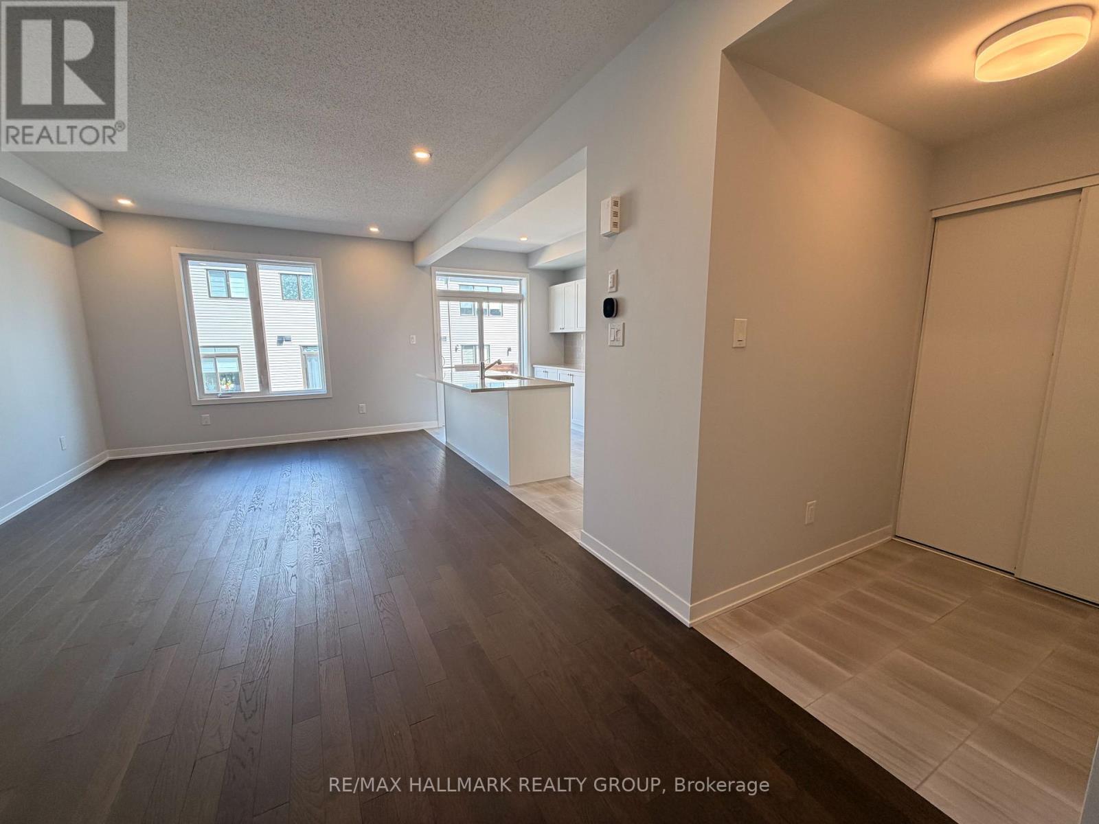 1047 Elixir Place, Ottawa, Ontario K2W 0P4 - Photo 5 - X13784370