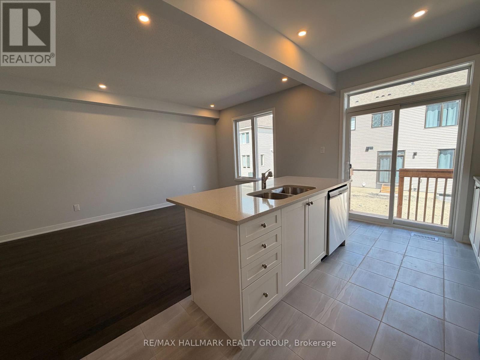 1047 Elixir Place, Ottawa, Ontario K2W 0P4 - Photo 7 - X13784370