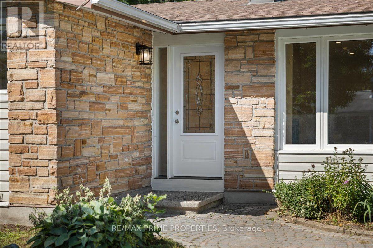 104 Queensline Drive, Ottawa, Ontario  K2H 7J5 - Photo 2 - X13784524