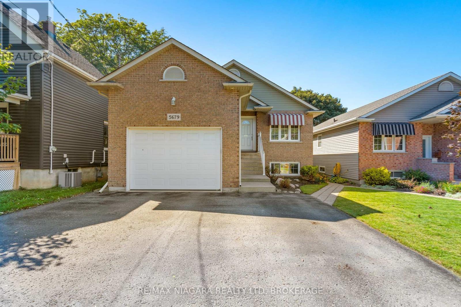 5679 Highland Avenue, Niagara Falls, Ontario  L2G 4X2 - Photo 1 - X13784190