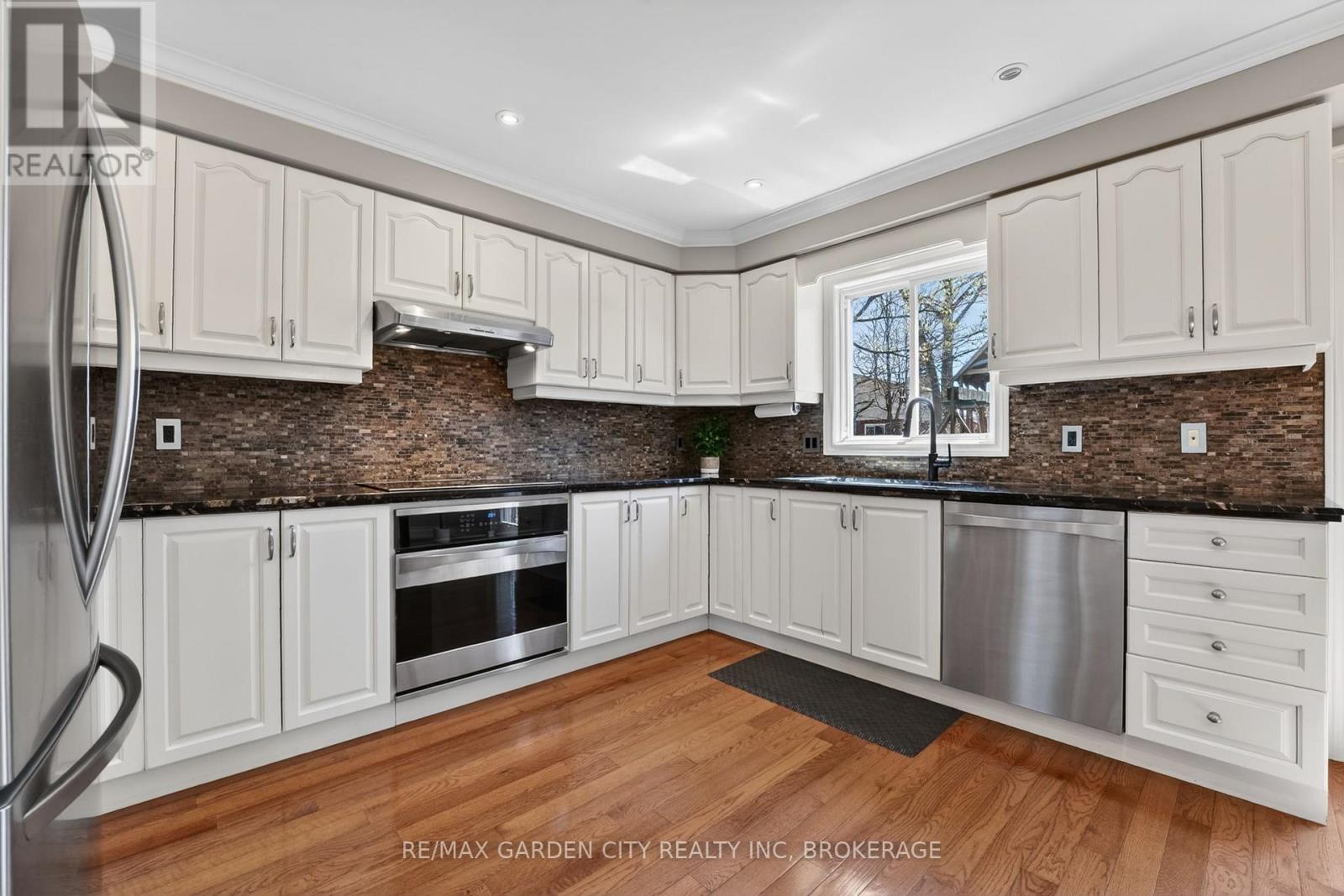 734 Brigadoon Drive, Hamilton, Ontario  L9C 7S2 - Photo 13 - X13784212