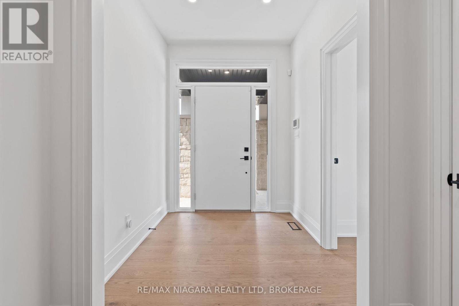 21 Accursi Crescent, Pelham, Ontario  L0S 1E4 - Photo 3 - X13784512