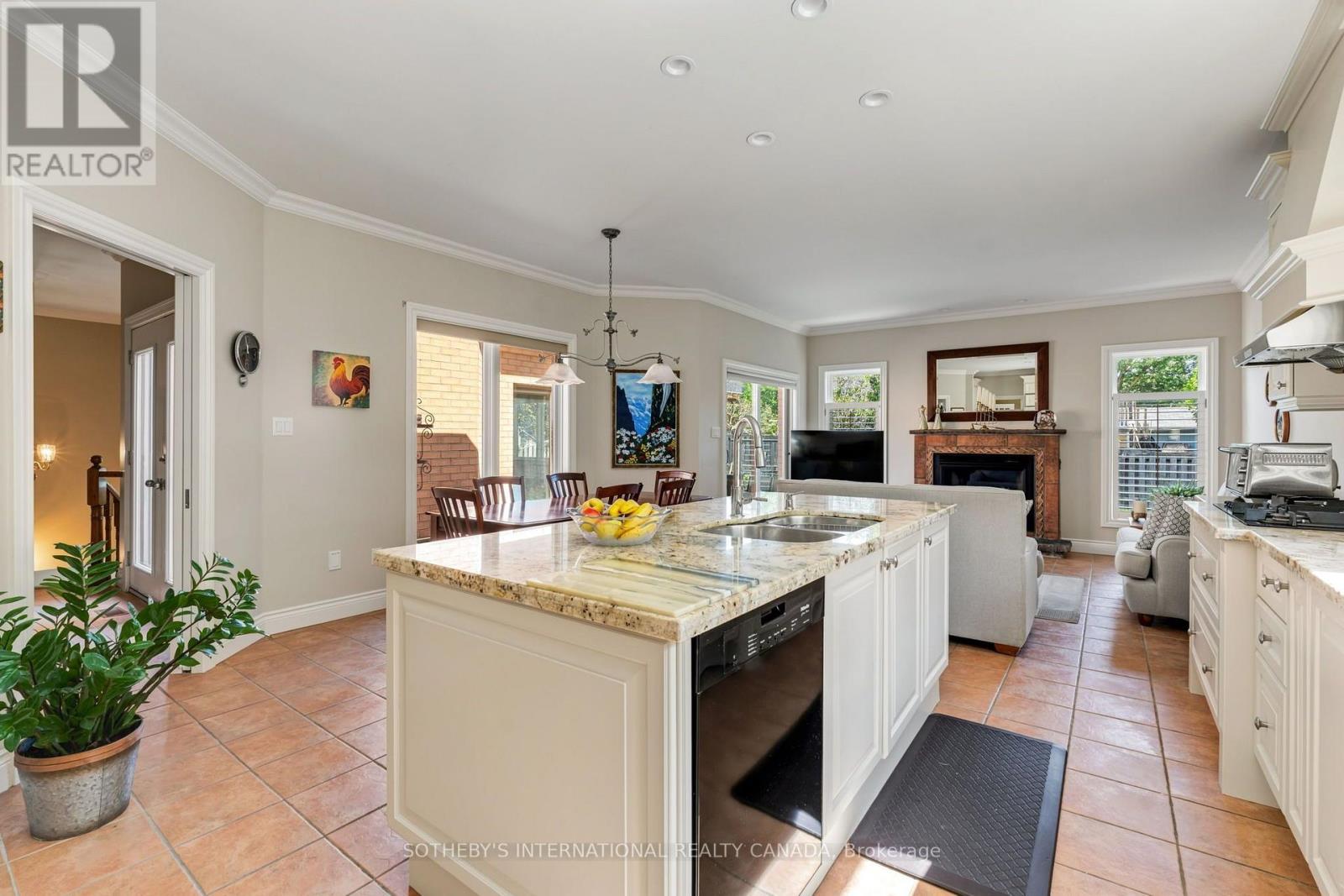 83 Burndean Court, Richmond Hill, Ontario L4C 9W5 - Photo 17 - N13784148