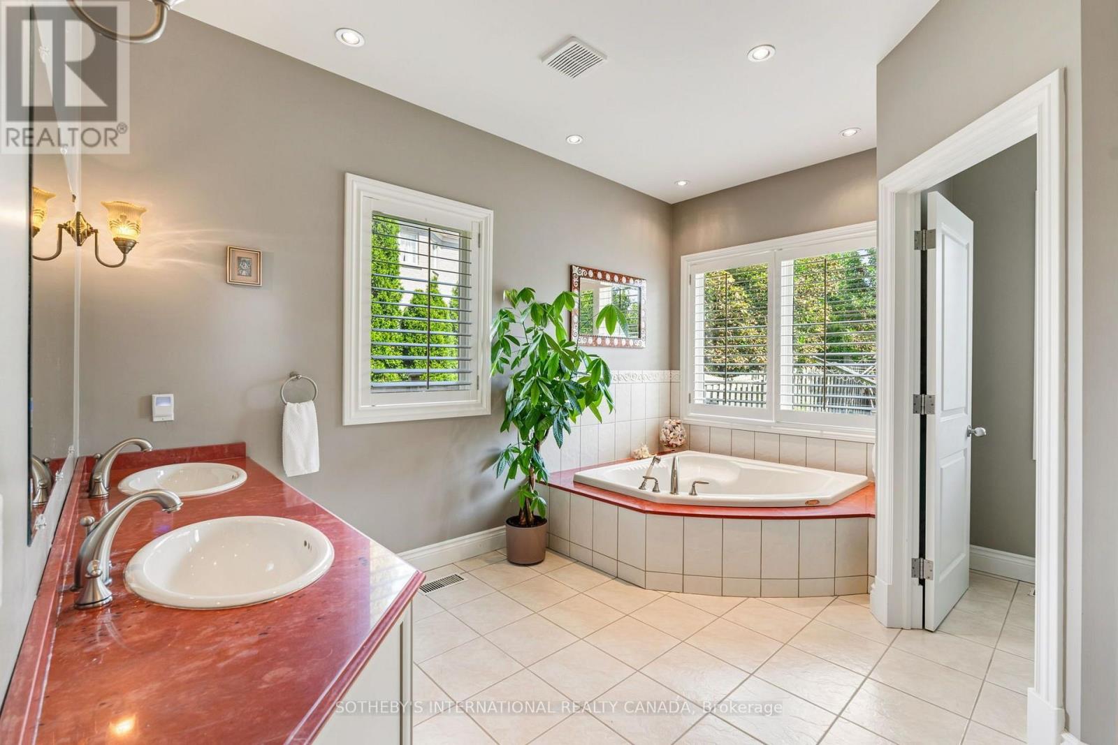 83 Burndean Court, Richmond Hill, Ontario L4C 9W5 - Photo 24 - N13784148