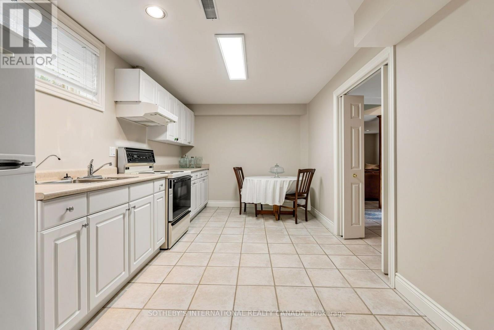 83 Burndean Court, Richmond Hill, Ontario L4C 9W5 - Photo 32 - N13784148