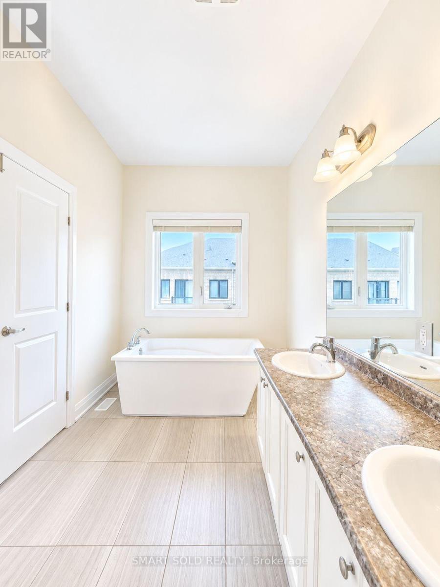 35 Duncombe Lane, Richmond Hill, Ontario  L4C 1C2 - Photo 14 - N13784178
