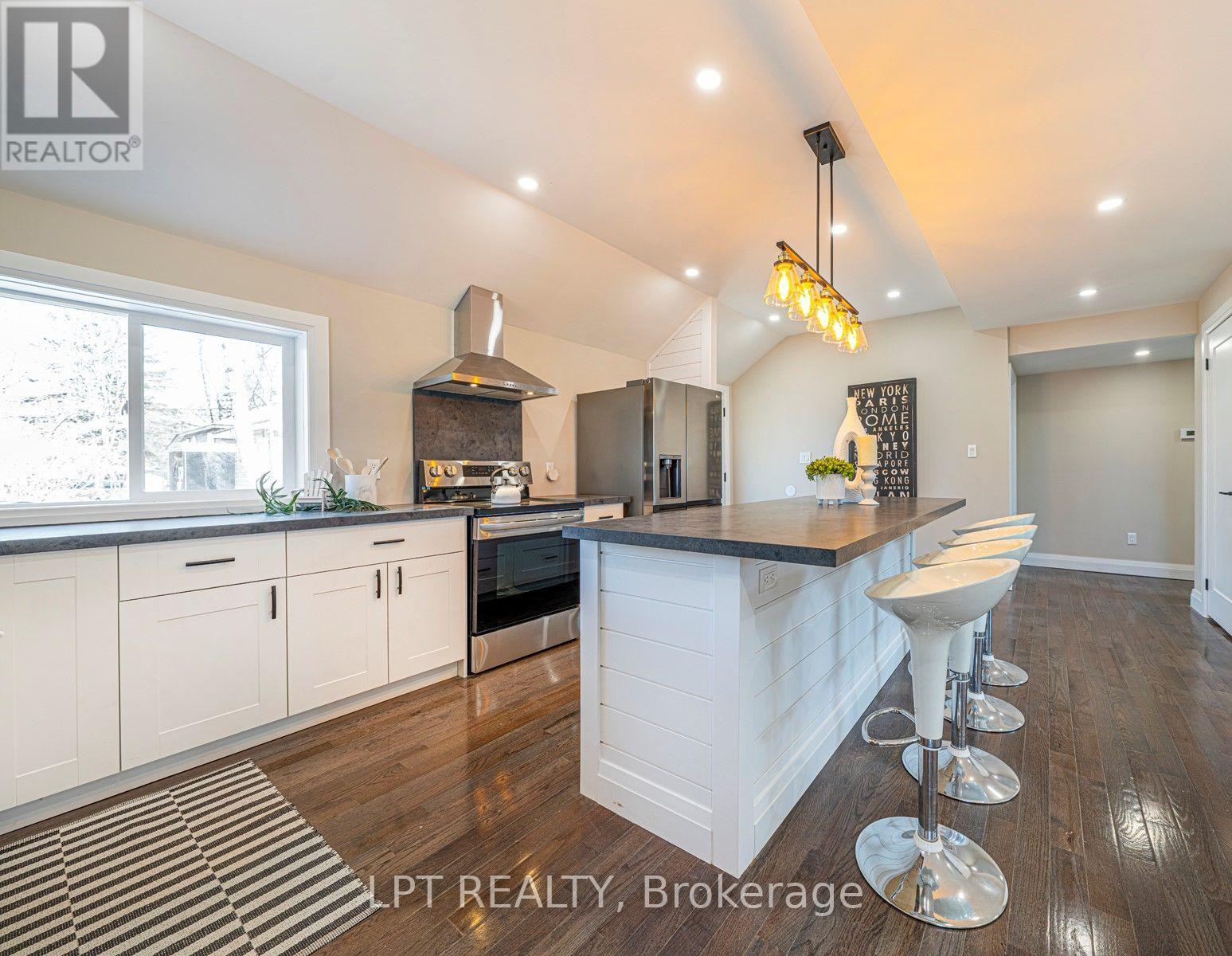 549 Lake Drive E, Georgina, Ontario  L0E 1S0 - Photo 12 - N13784286