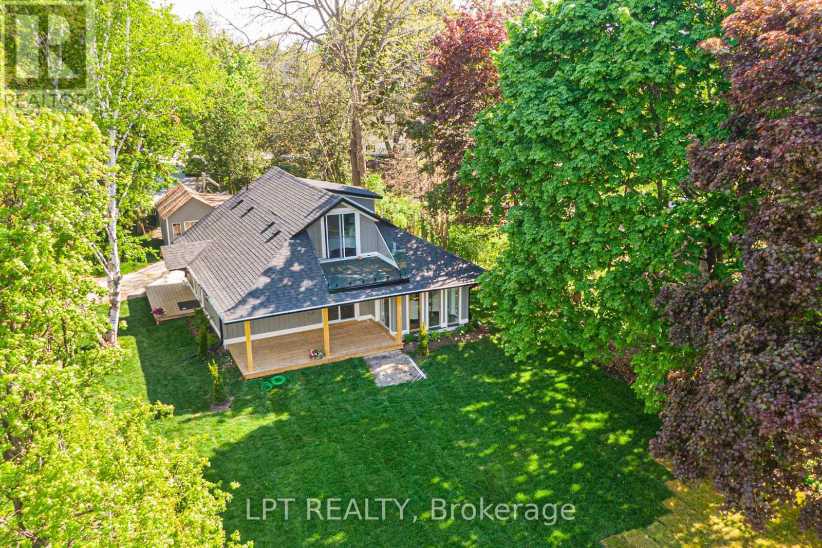 549 Lake Drive E, Georgina, Ontario  L0E 1S0 - Photo 2 - N13784286