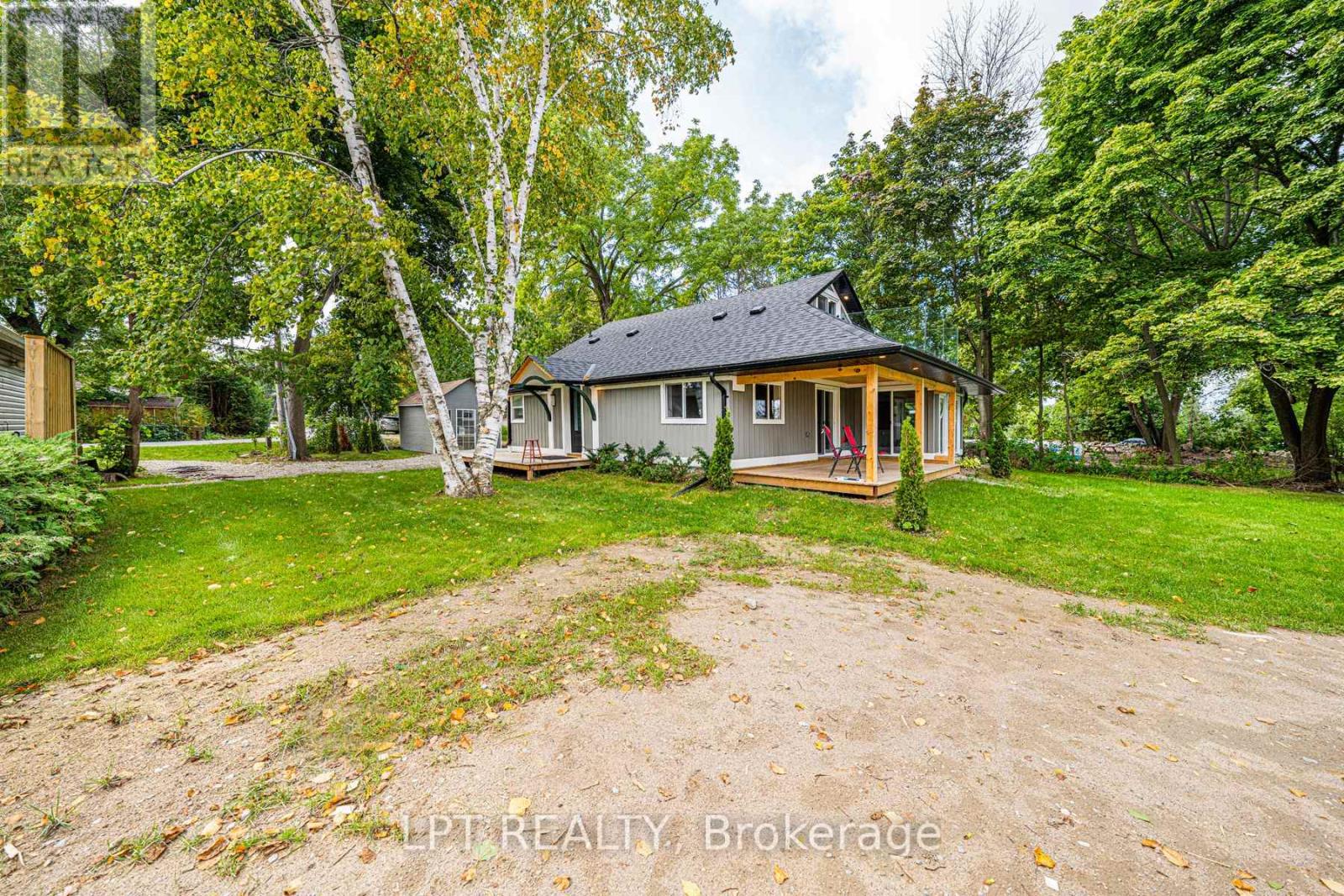 549 LAKE DRIVE E