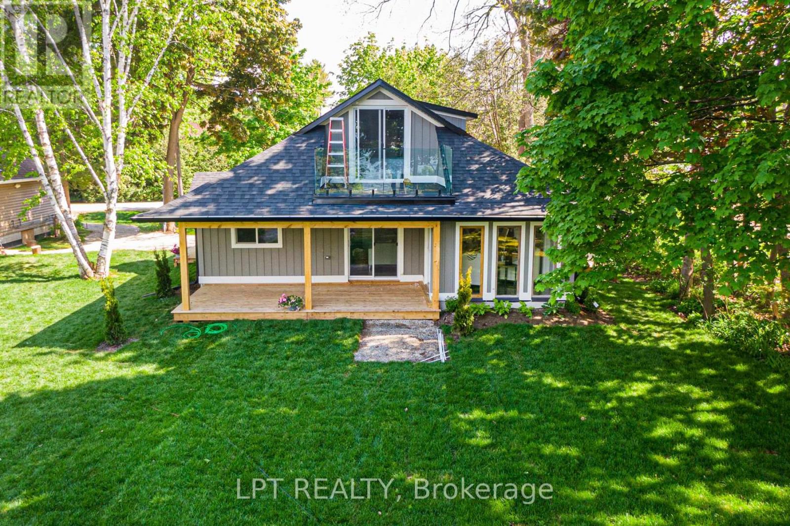 549 Lake Drive E, Georgina, Ontario  L0E 1S0 - Photo 3 - N13784286