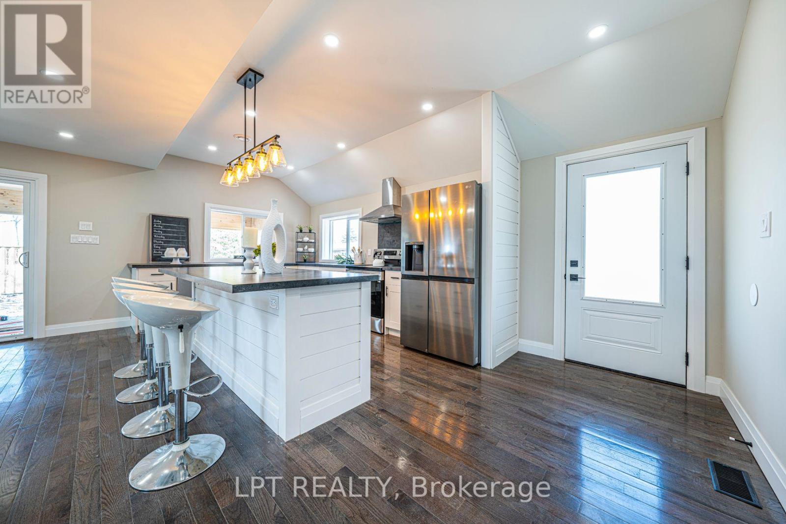 549 Lake Drive E, Georgina, Ontario  L0E 1S0 - Photo 8 - N13784286