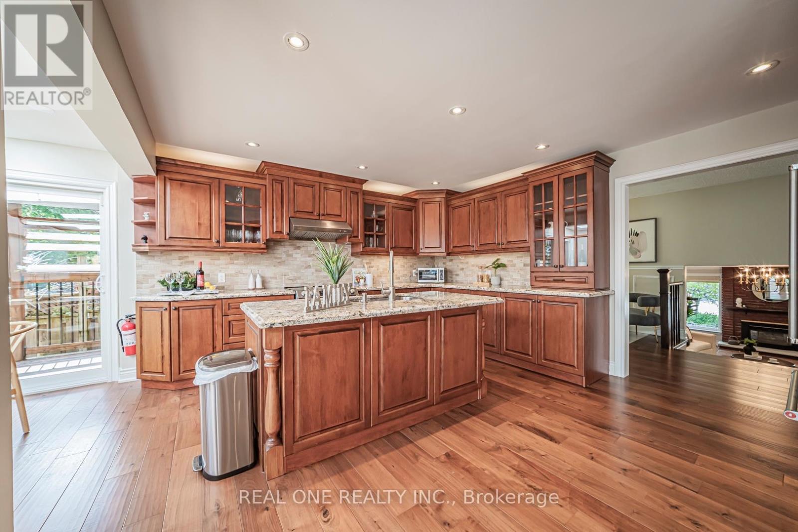 7 Hagerman Boulevard, Markham (Unionville), Ontario  L3R 2A8 - Photo 13 - N13784314