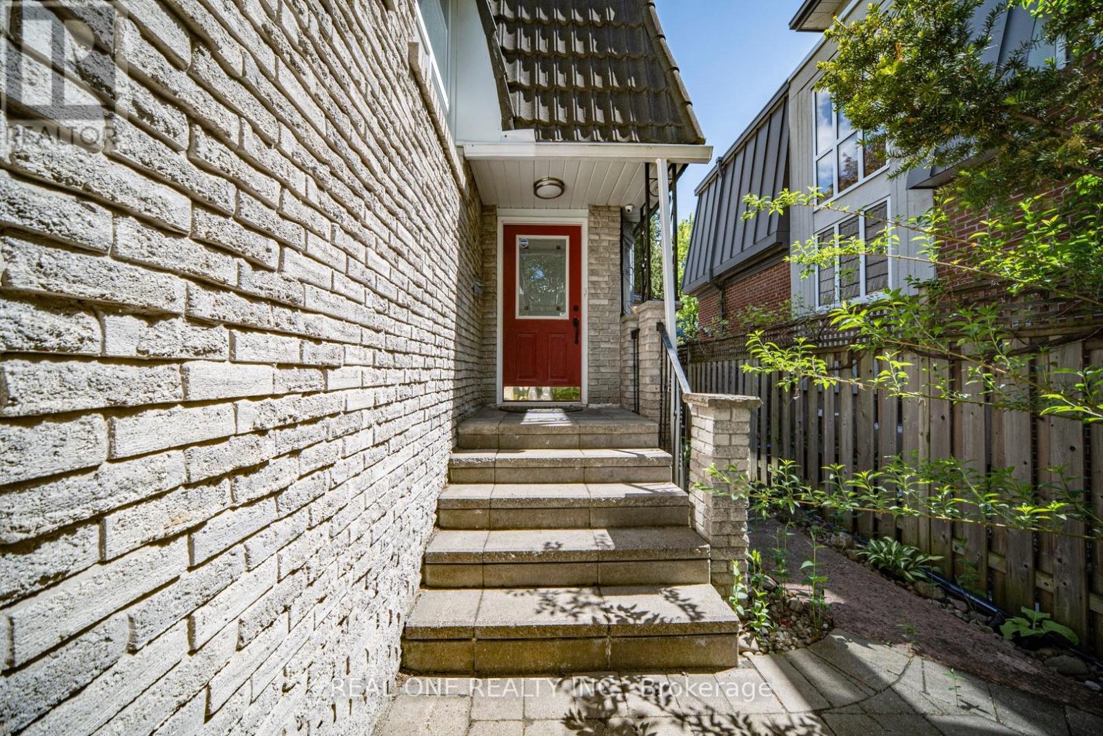 7 Hagerman Boulevard, Markham (Unionville), Ontario  L3R 2A8 - Photo 4 - N13784314