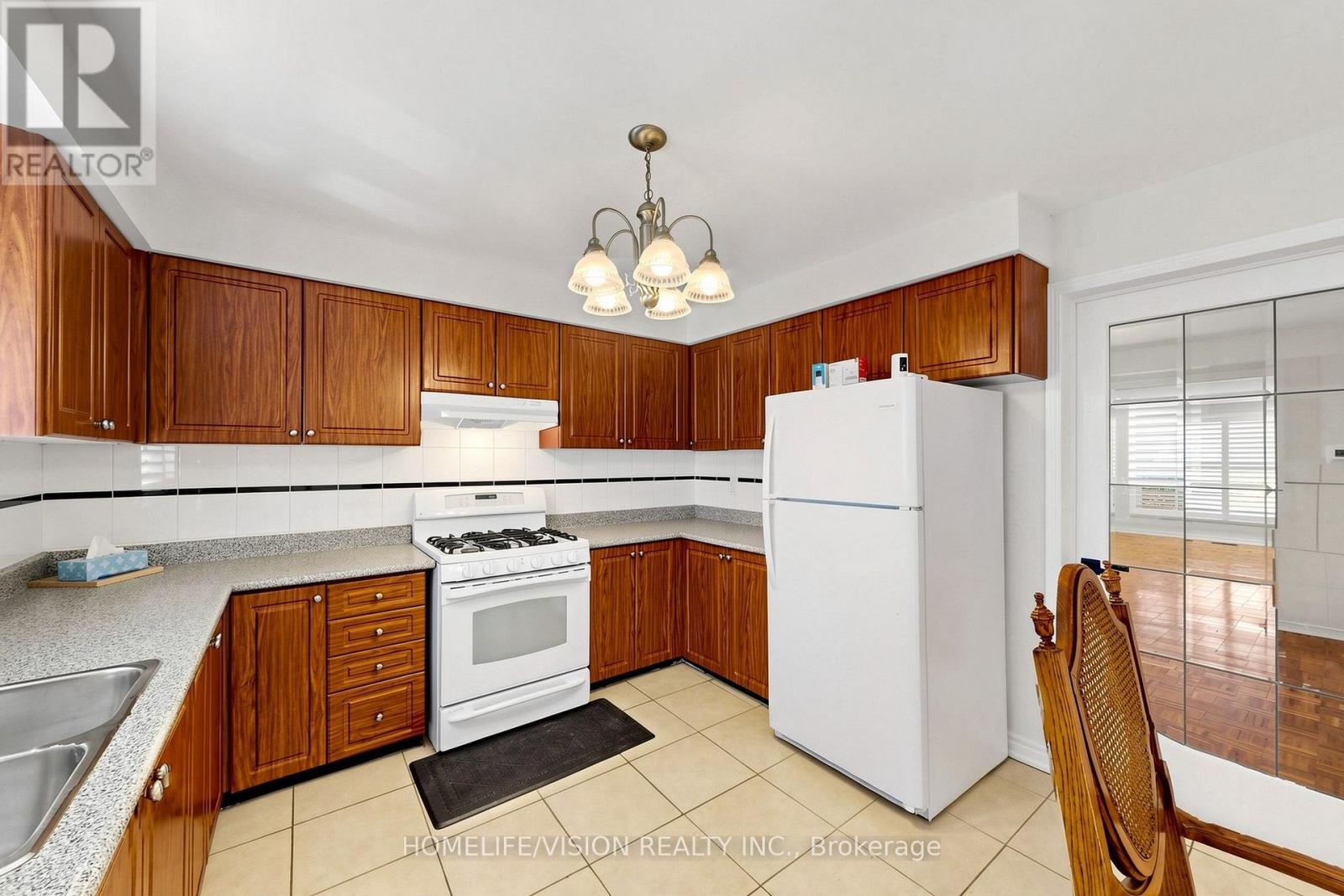 60 Carrington Drive, Richmond Hill (Mill Pond), Ontario  L4C 8A4 - Photo 13 - N13784408