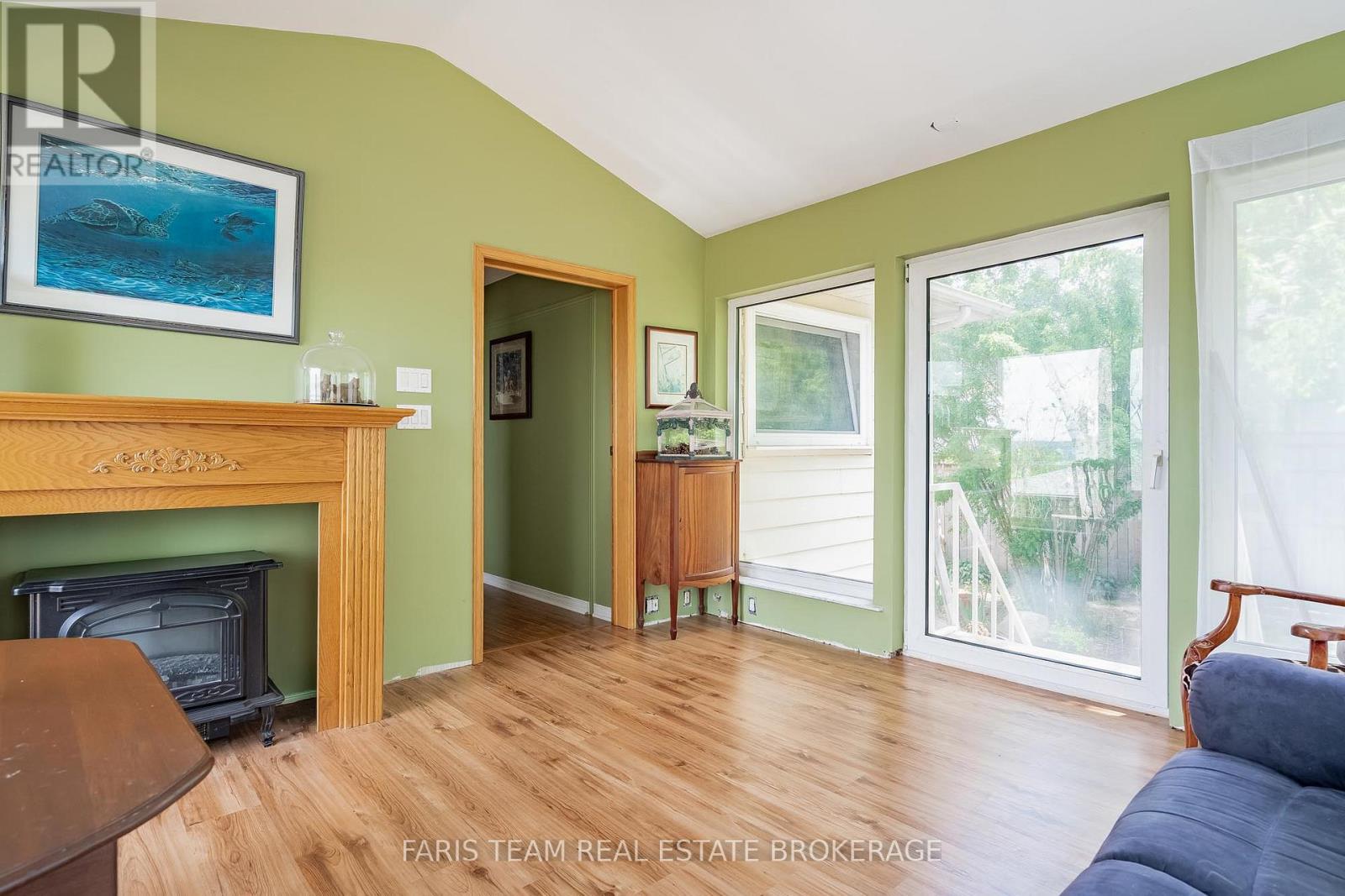 82 Bayview Drive, Barrie (Allandale Heights), Ontario  L4N 3P1 - Photo 17 - S13784338