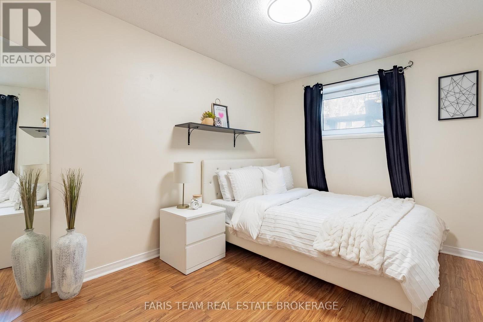 82 Bayview Drive, Barrie (Allandale Heights), Ontario  L4N 3P1 - Photo 27 - S13784338