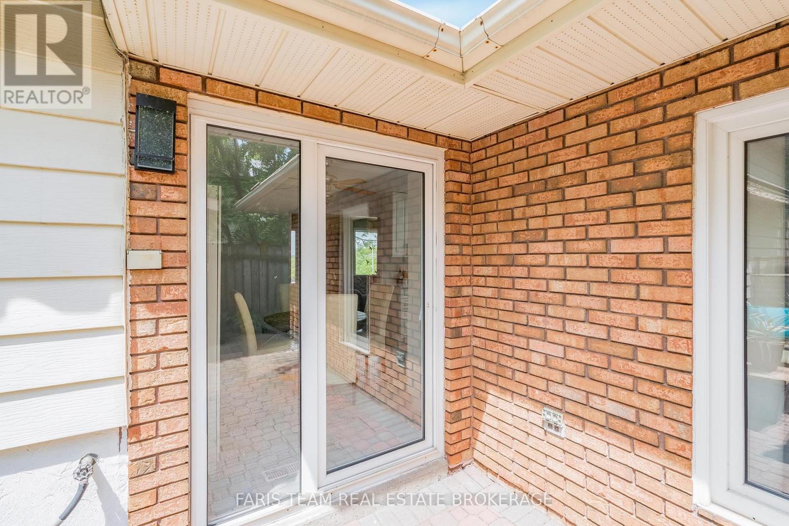 82 Bayview Drive, Barrie (Allandale Heights), Ontario  L4N 3P1 - Photo 35 - S13784338