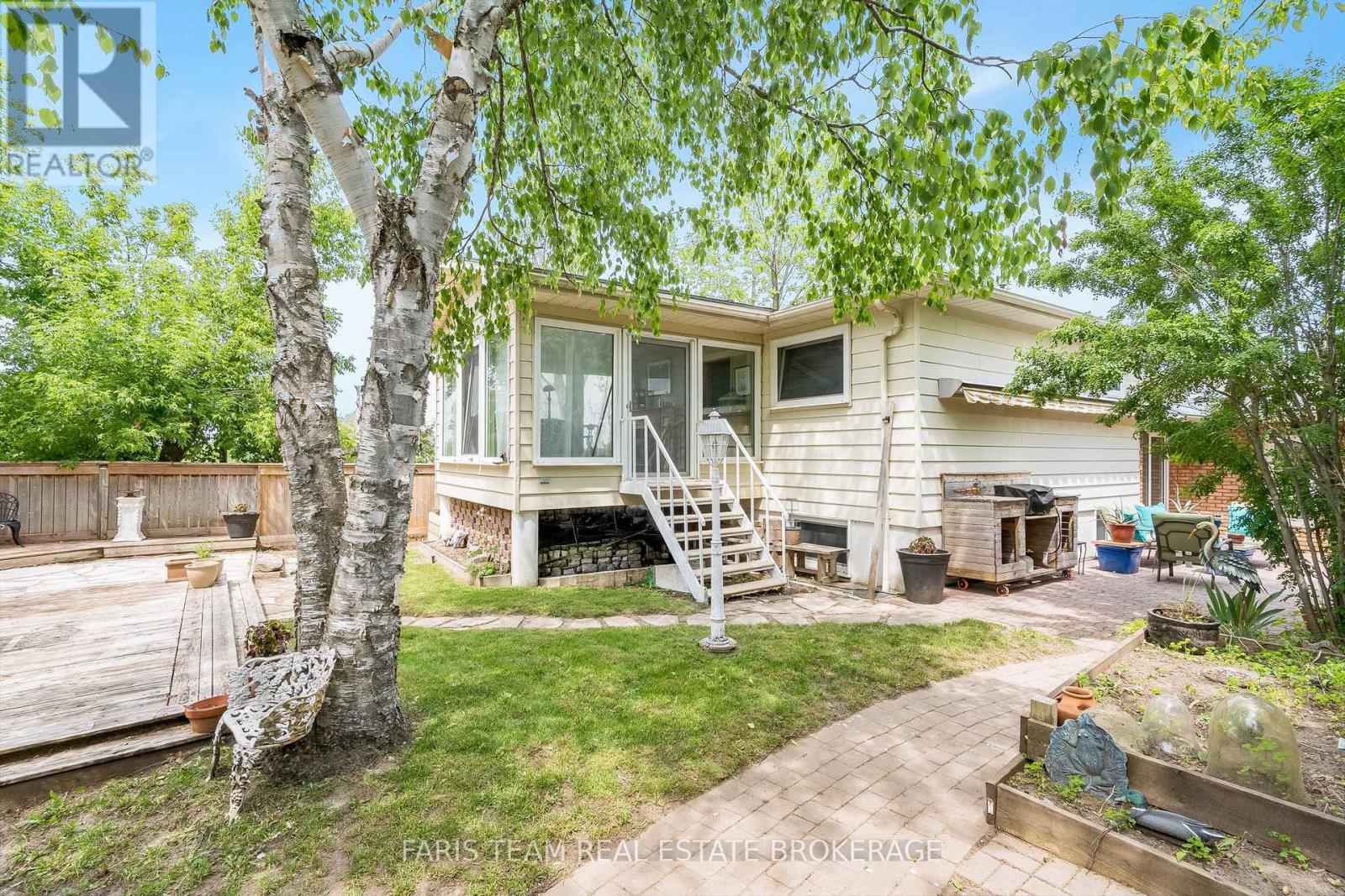 82 Bayview Drive, Barrie (Allandale Heights), Ontario  L4N 3P1 - Photo 37 - S13784338